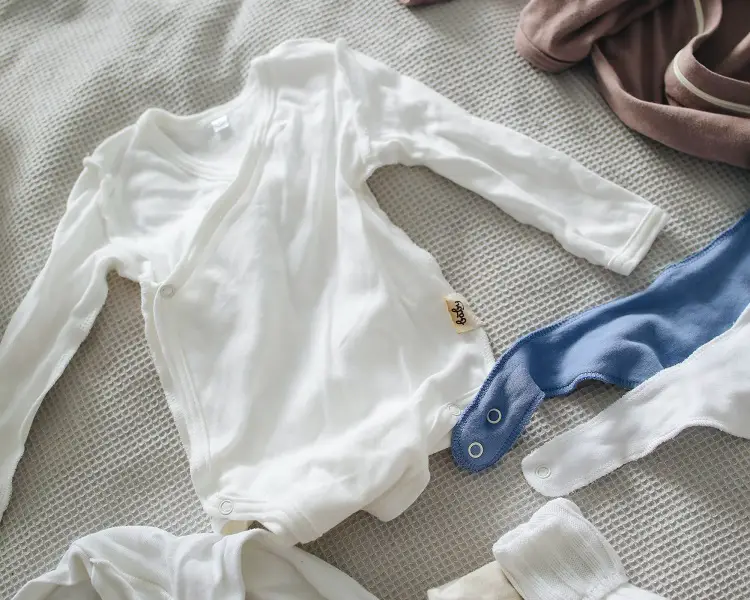 How To Whiten Baby Clothes Without Bleach