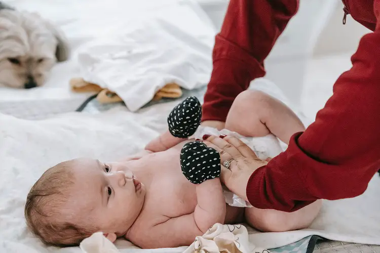 How Long Should Babies Wear Mittens