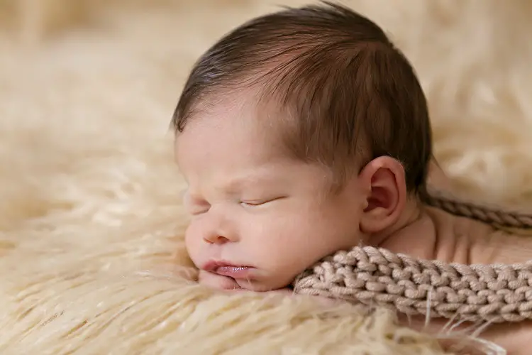 When Do Babies Eyebrows Develop?