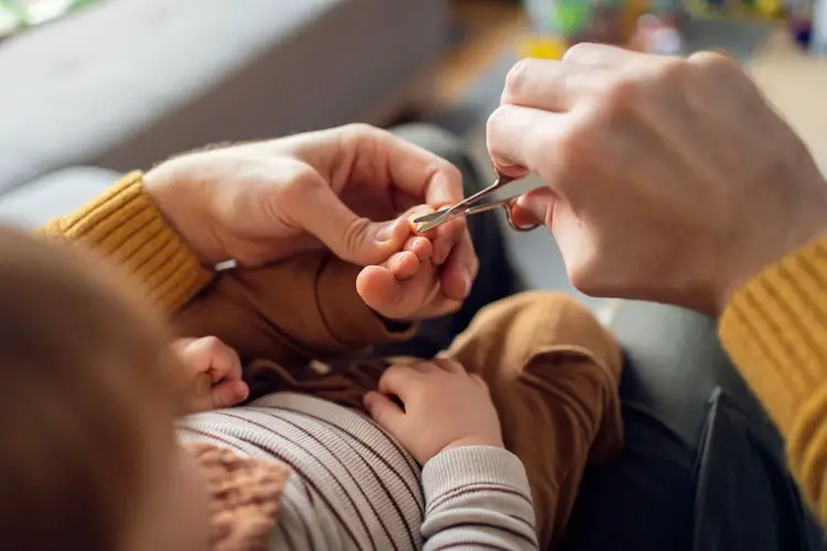 How To Cut Newborn Baby Nails