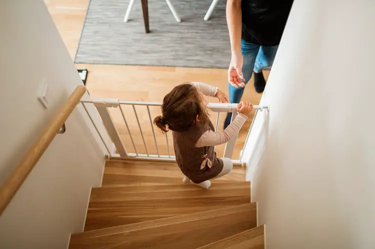 how to install baby gate at bottom of stairs